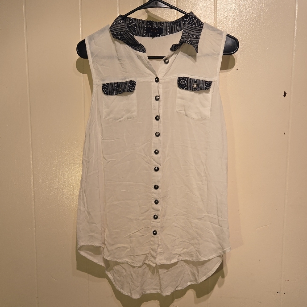 Edge White Sleeveless Button-Down with Black Pattern Accents
